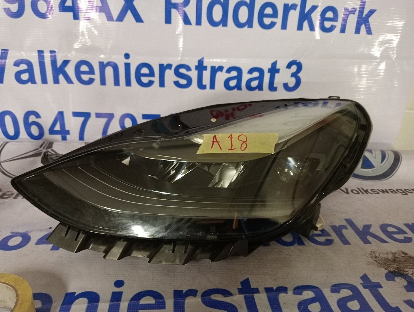 TESLA MODEL 3 Koplampen links met artikelnummer 1077372-00, -, Utilisé, Autres marques automobiles, -
