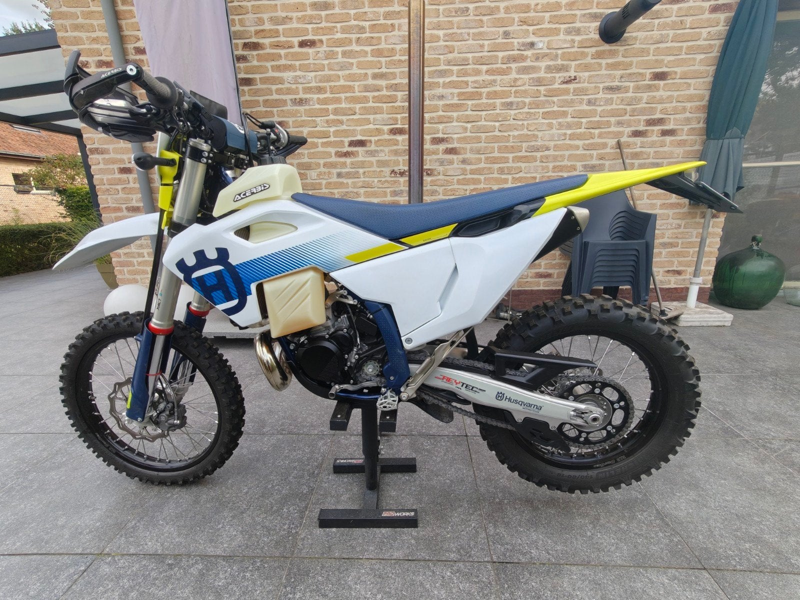 Husqvarna TE 300 TBI MY24, Particulier, Nieuw, Enduro