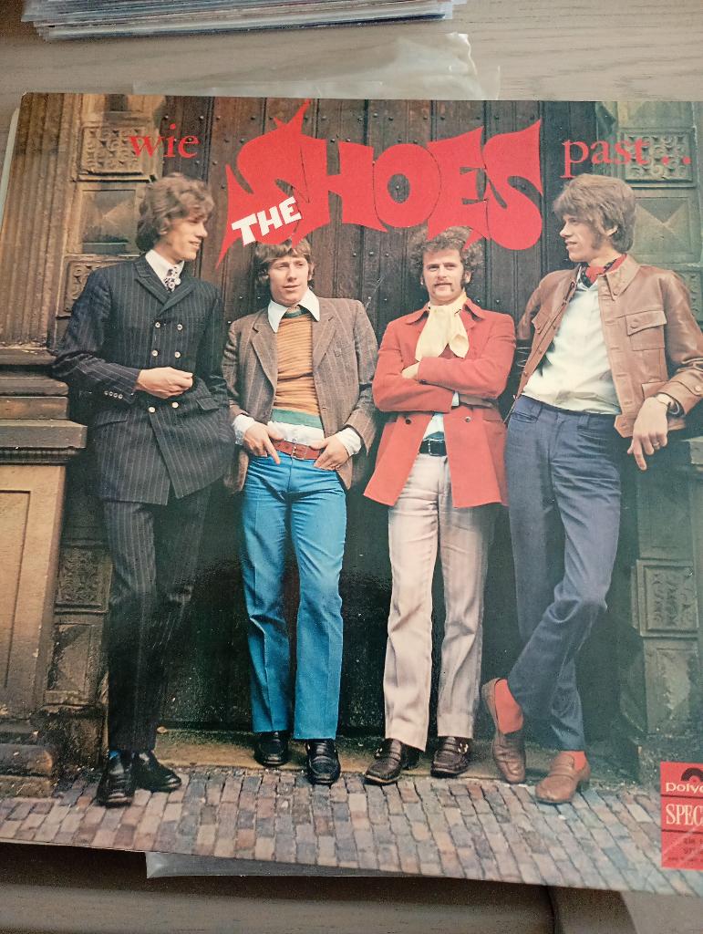 The Shoes - Wie the shoes past, CD & DVD, Vinyles | Pop, Enlèvement ou Envoi, 1970 - 1979, Utilisé, 12 pouces
