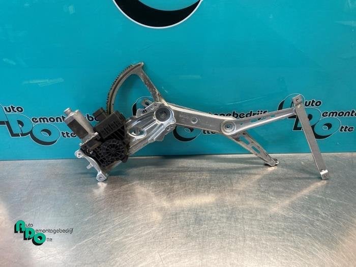 Mécanique vitre 4portes avant gauche d'un Opel Zafira B (Za, -, Opel, 3 mois de garantie, Utilisé
