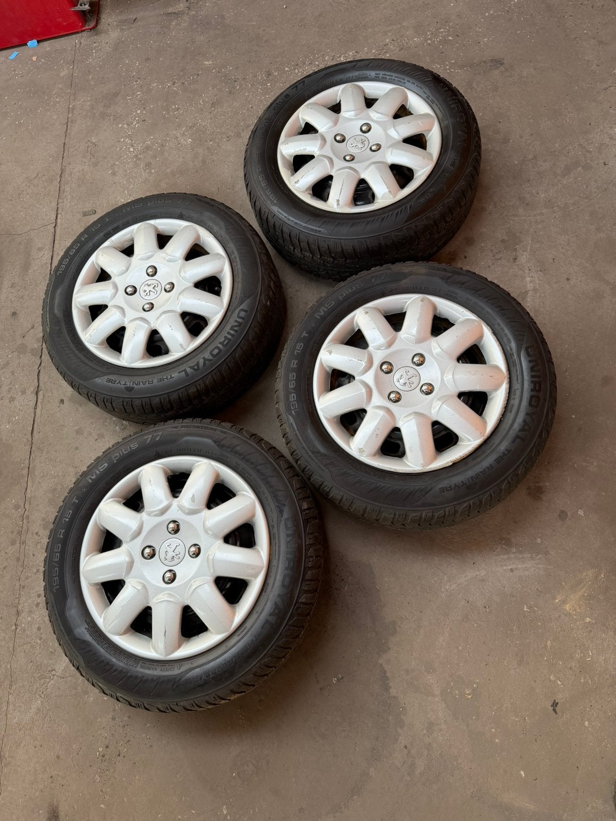 Pneus hiver 195/65R15 91T montes sur jantes toles à vendre, Enlèvement, Comme neuf