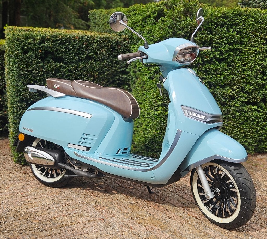 Scooter Gts levanti ZONDER rijbewijs, Ophalen, Zo goed als nieuw, Klasse A (25 km/u), Benzine