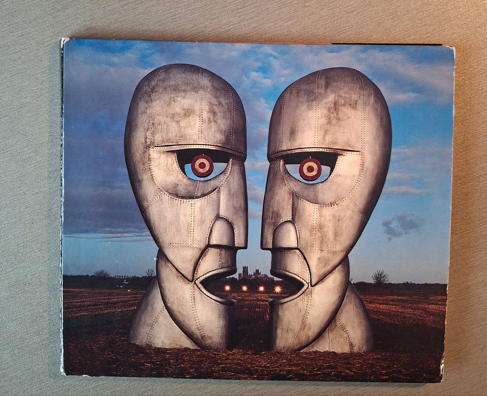 Cd. Pink Floyd. The division bell  (Remastered,  Digipack)., Ophalen of Verzenden, Gebruikt, Remastered