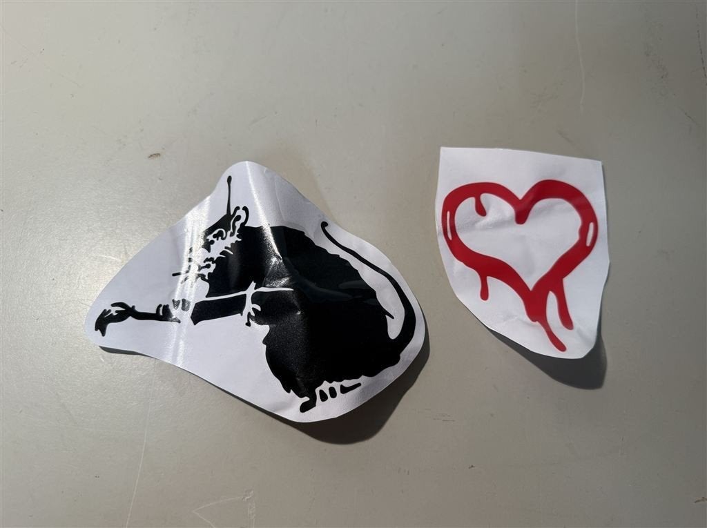Banksy Liefde - Vinyl Sticker - Graffiti Rat Design - Muurde, Hobby en Vrije tijd, Ophalen of Verzenden, Nieuw, Sticker