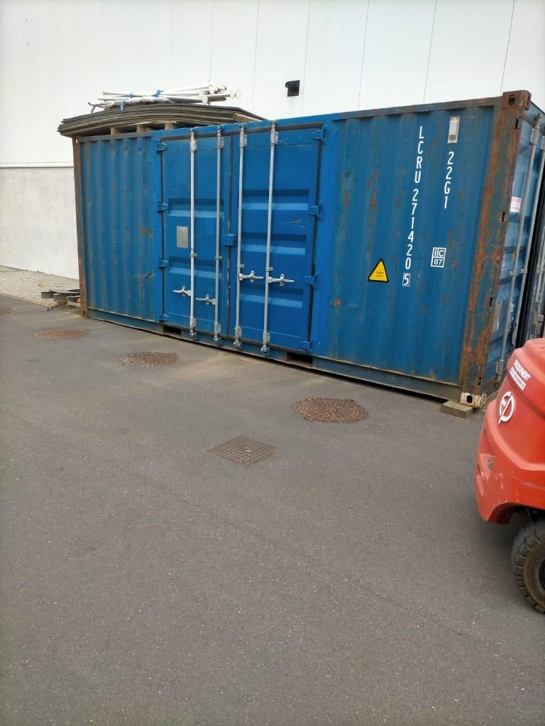 Materiaal container, Ophalen