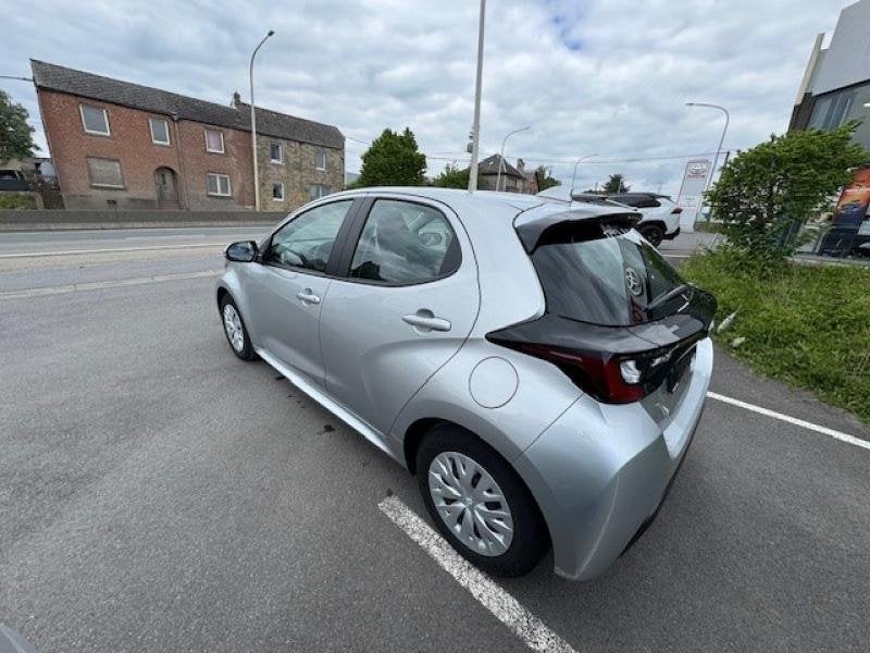 Toyota Yaris EX DEMO 1.5 Hybrid e-CVT Dynam, Autos, Toyota, Argent ou Gris, Achat, Euro 6, 5 portes