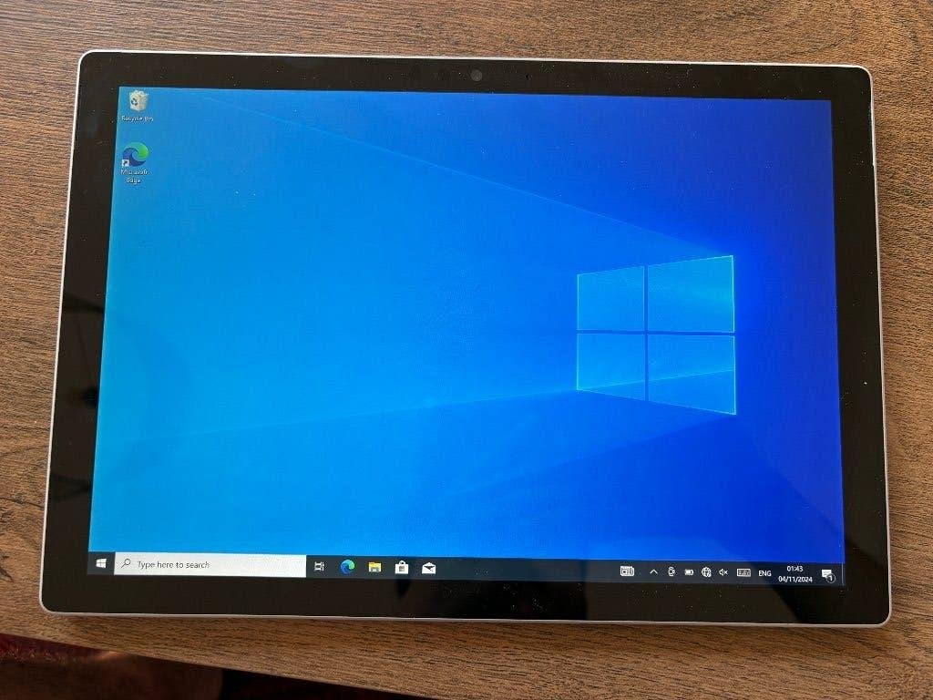 Microsoft Surface Pro 5 (modèle 1796) - i5-7300U, 8Go, 128Go, Informatique & Logiciels, Ordinateurs portables Windows, Comme neuf