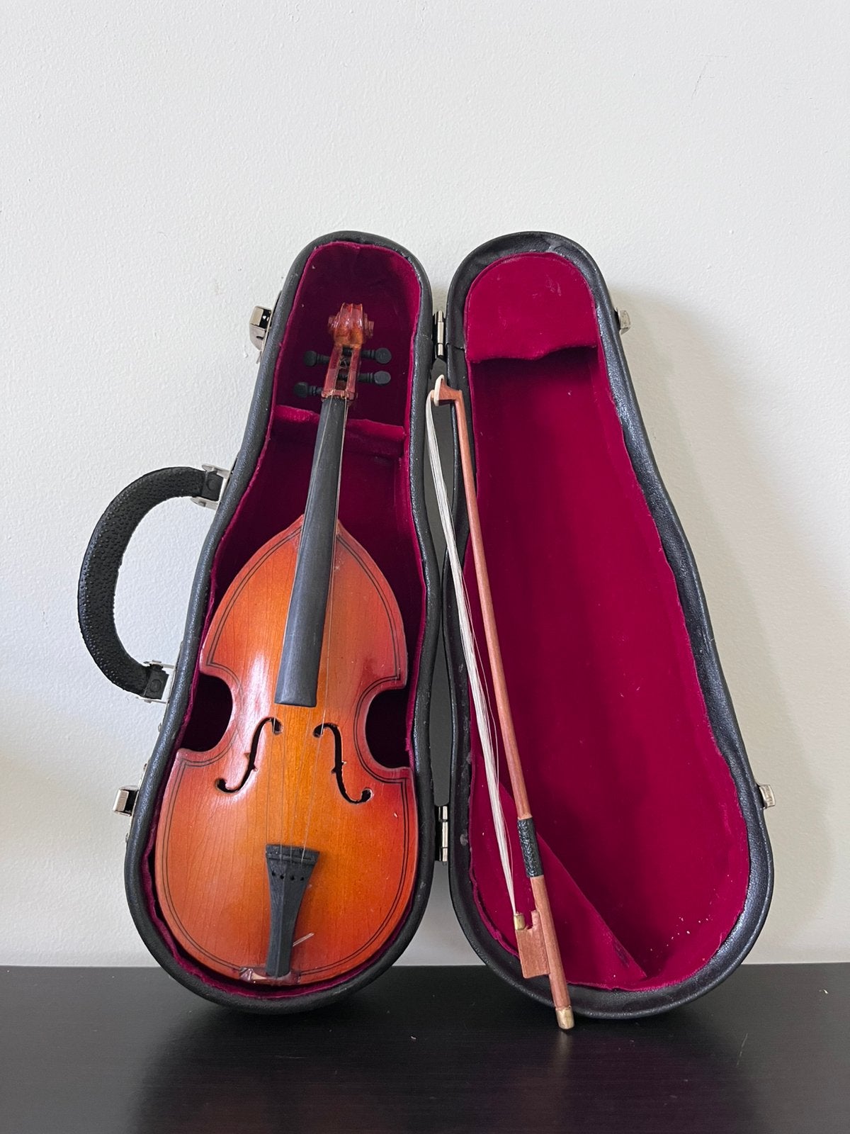 Houten miniatuur cello kist 23cm decoratief muziekinstrument, Muziek en Instrumenten, Snaarinstrumenten | Overige, Zo goed als nieuw