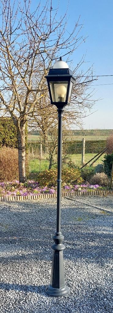Réverbère de jardin en fonte, Enlèvement, Lampadaire
