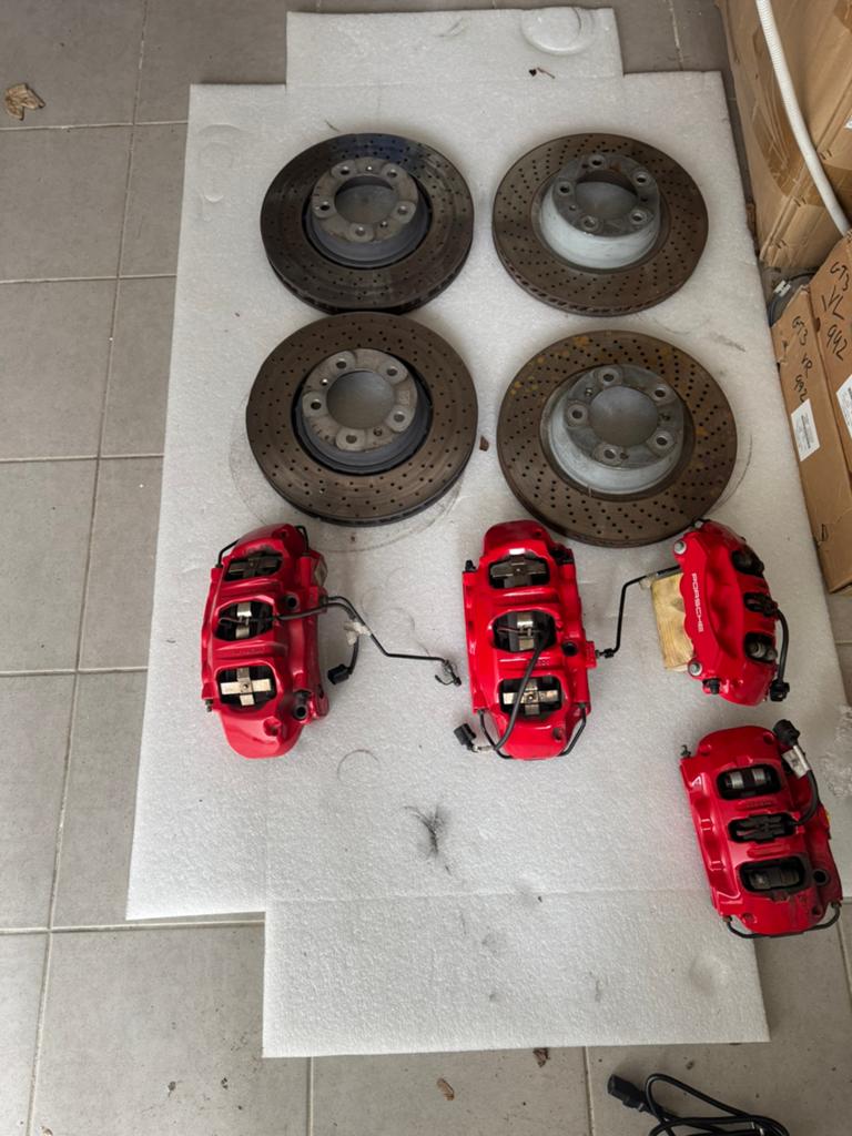 Porsche 992 c4s remmen, Ophalen, Zo goed als nieuw