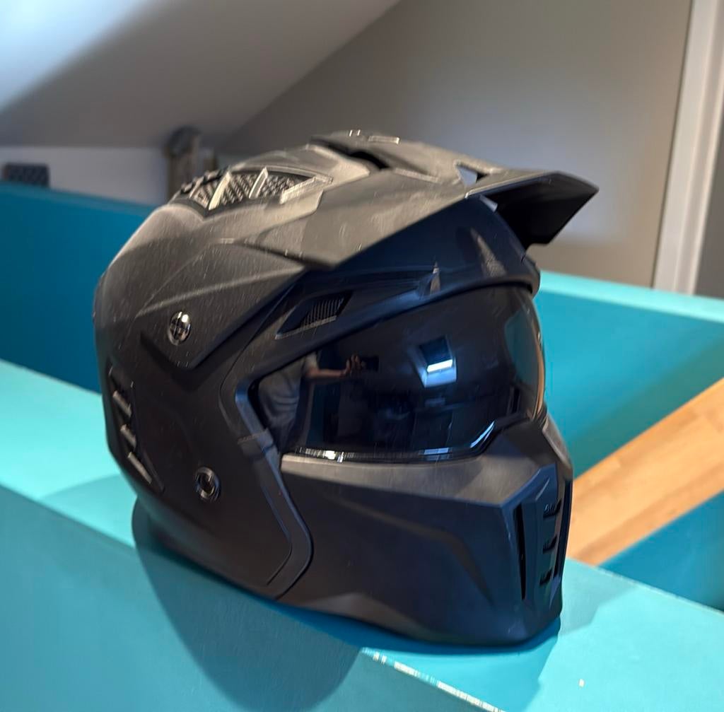 Brommer helm vinz, Fietsen en Brommers, Brommers | Toebehoren, Ophalen, Helm