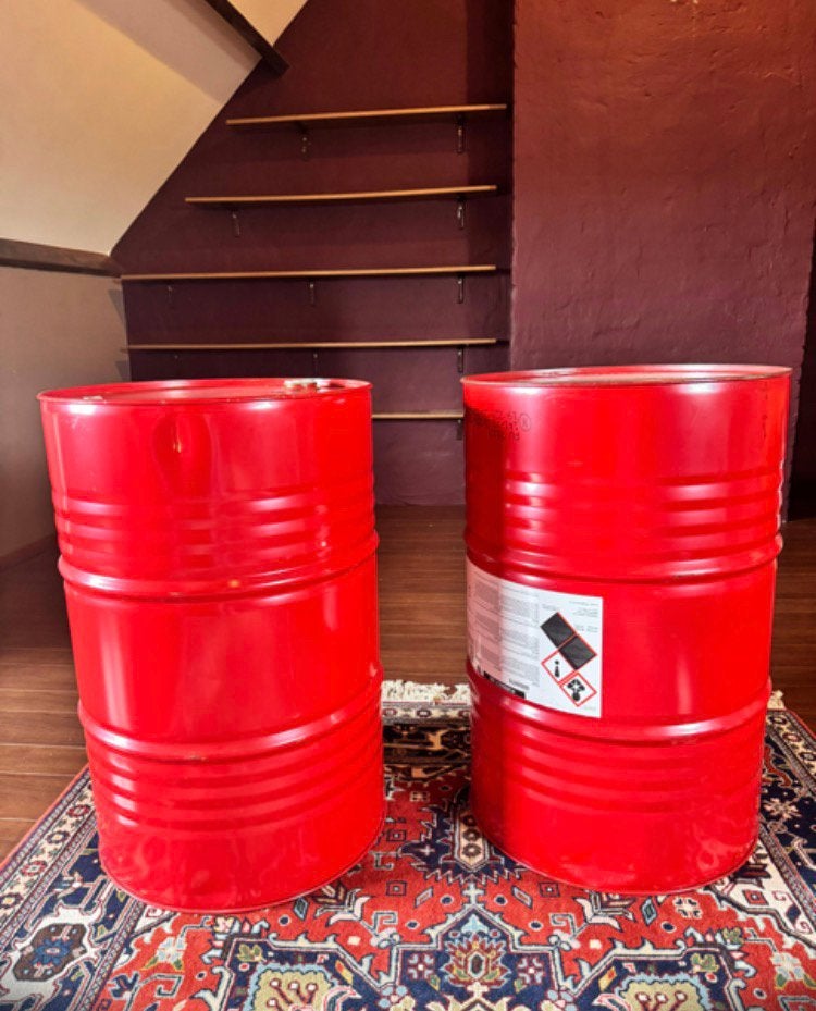 Decoratief olievat in rood staal, Ophalen, Gebruikt