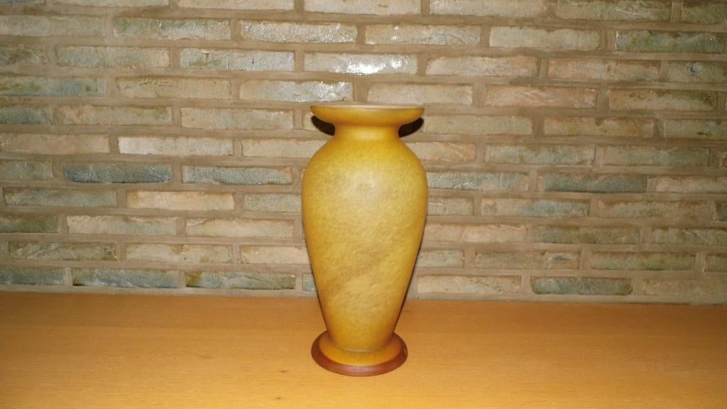 Gekleurde glazen vaas, Ophalen