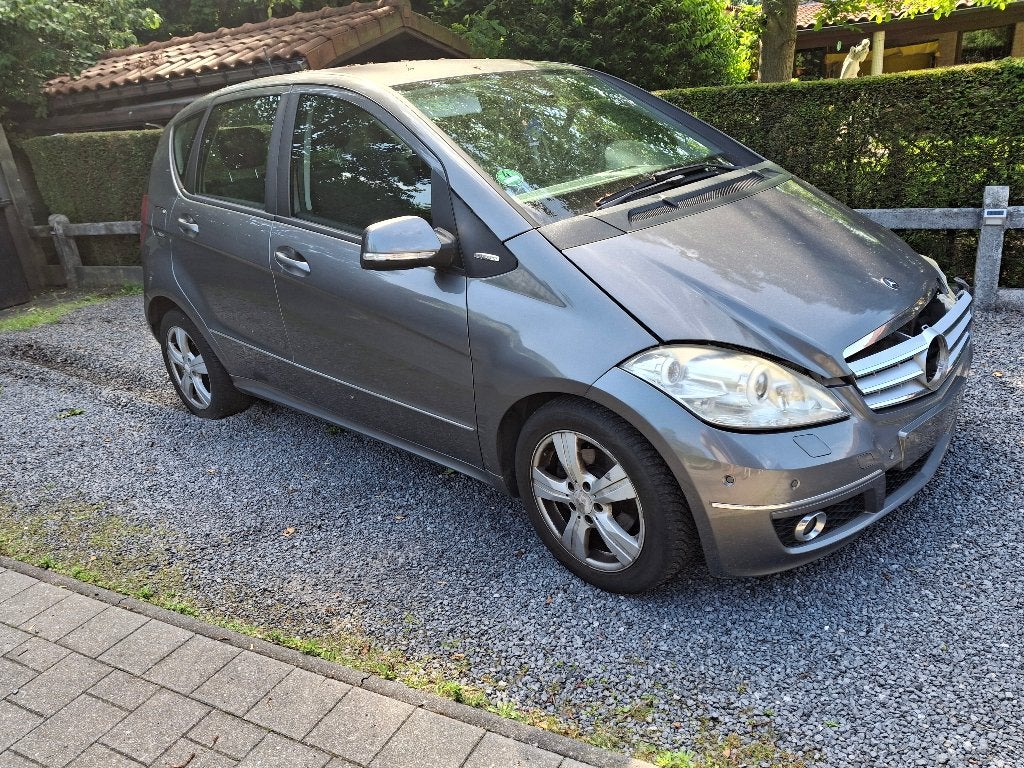 A 160 BENZINE  2009. SCHADE, Autos, Mercedes-Benz, Classe A, Achat, Boîte manuelle, Noir