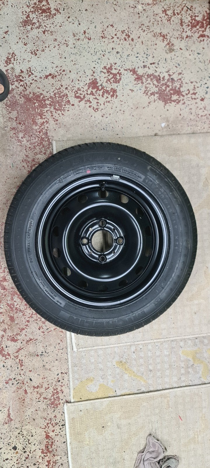 Roue complète d'origine  14 pouce 4x108 165/60 R14 81T, Enlèvement