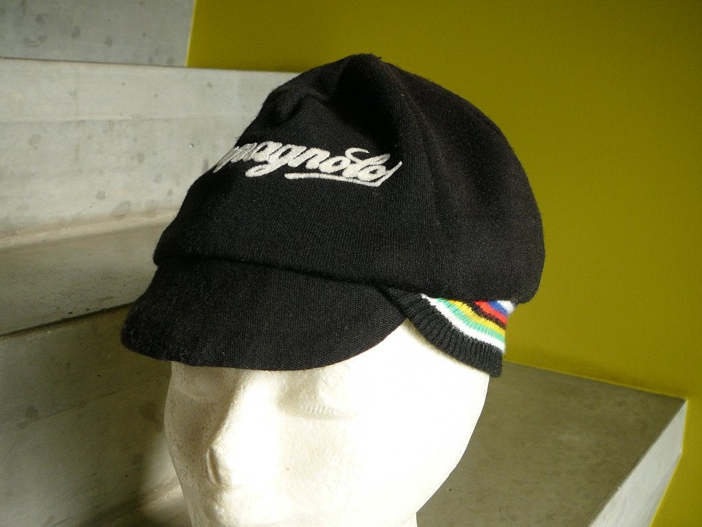 NOS wollen winterpetje Campagnolo, Ophalen