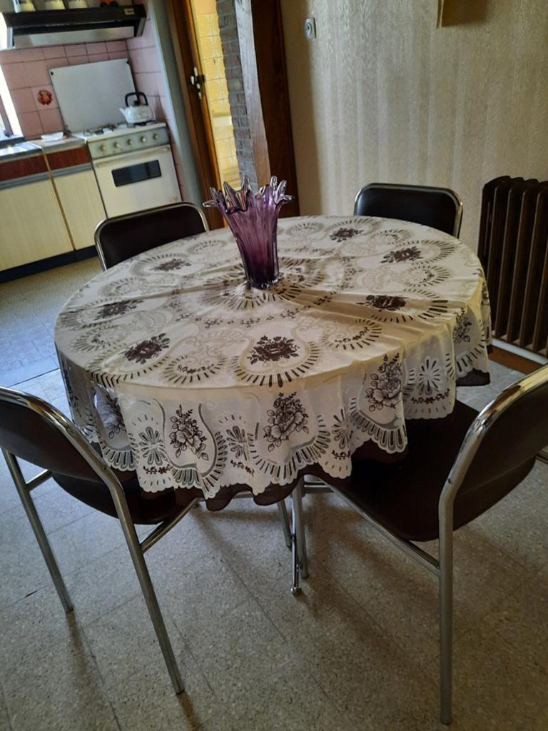 Keukentafel en 4 stoelen,  t, Ophalen
