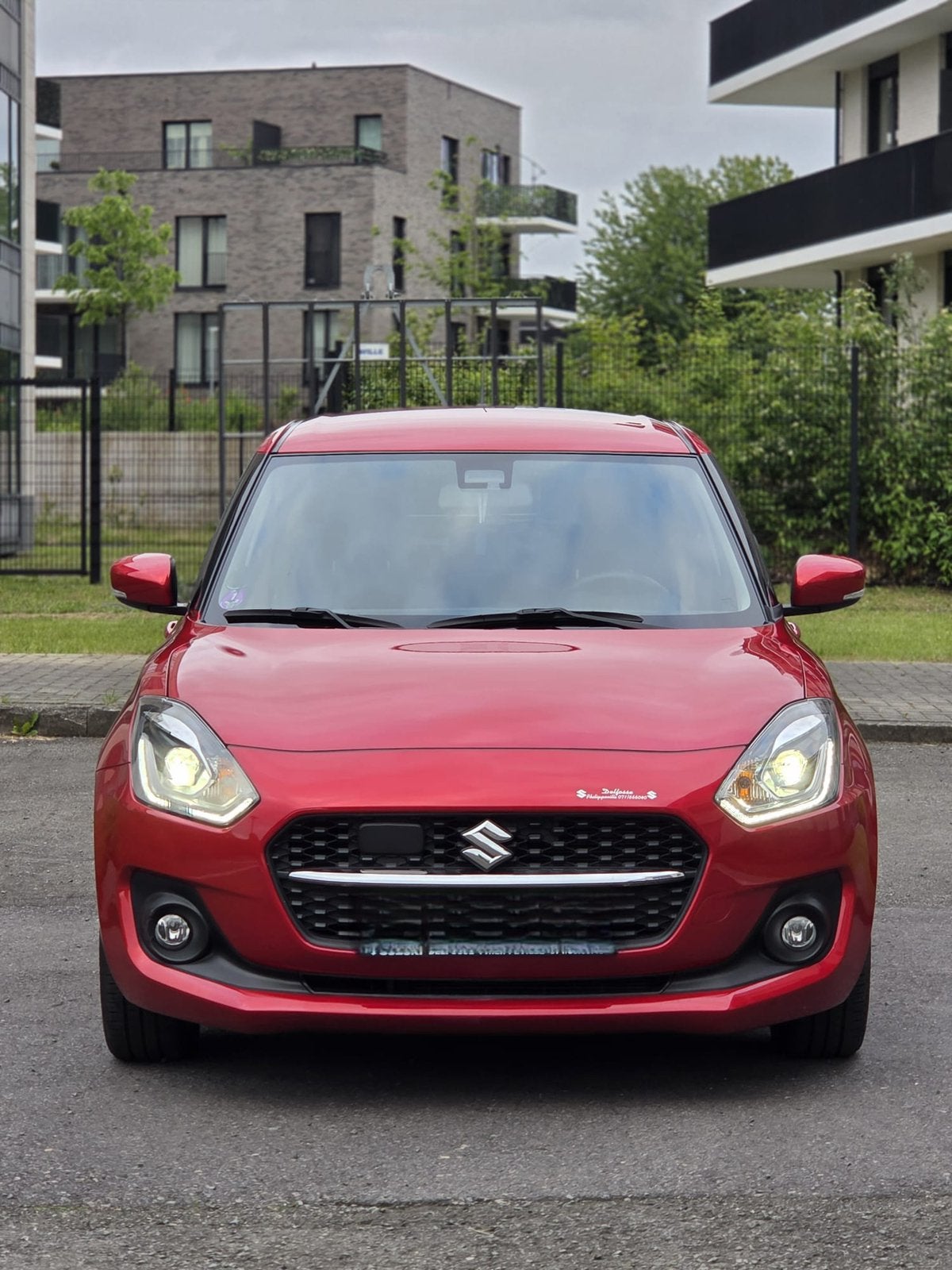 Suzuki Swift Benzine/hybride-Automaat-full opties, Auto's, Suzuki, Automaat, Bedrijf, Te koop, Onderhoudsboekje