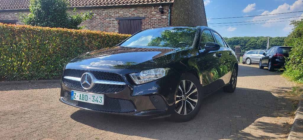 Mercedes A 180 Sedan Automaat | 2020 met 1 jaar garantie, Auto's, Zwart, Leder, 5 deurs, Particulier