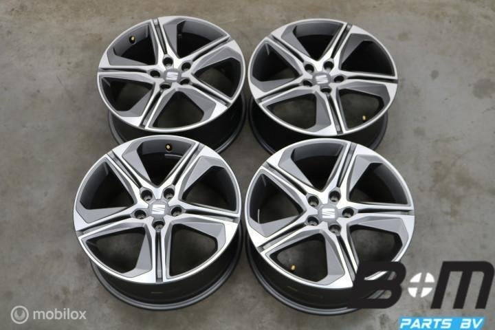NIEUWSTAAT! ORIGINEEL! 18 inch velgen Seat Leon! 5FA601025Q, Auto-onderdelen, Banden en Velgen, 18 inch, Gebruikt, Velg(en), Personenwagen