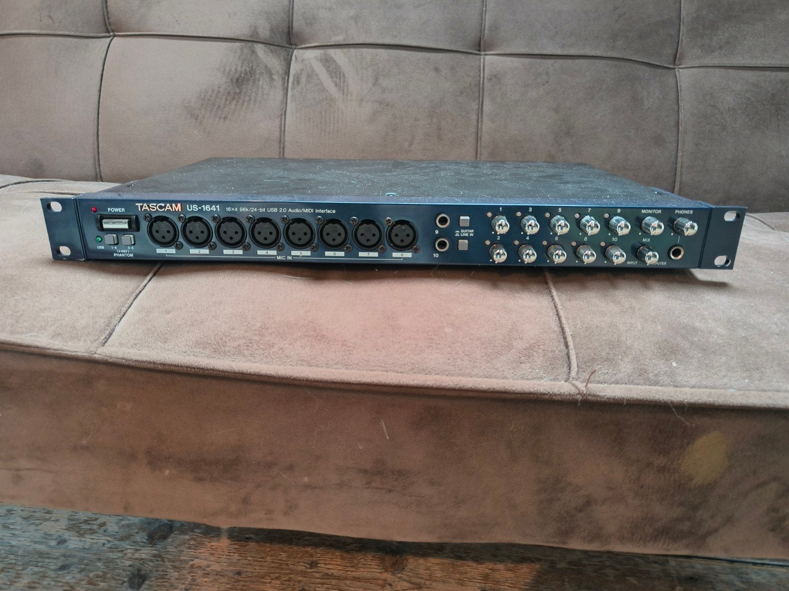 Tascam US-1641, Musique & Instruments, Enlèvement ou Envoi, Utilisé, 5 à 10 canaux, Entrée micro