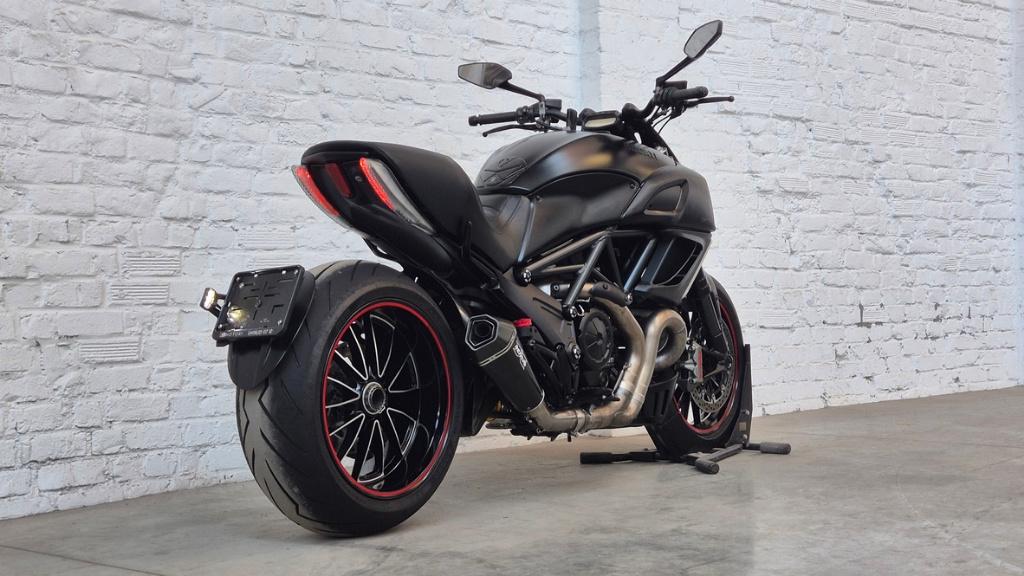 Ducati Diavel 1200 ABS @motomobilia, Permis Moto A, Entreprise, Plus de 35 kW, 2 cylindres