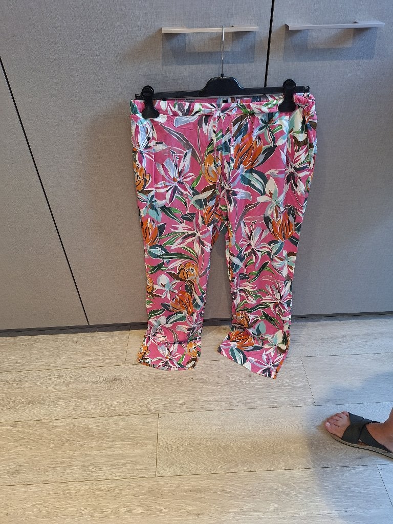 Grote maten, Ophalen, Zo goed als nieuw, Roze, Broek of Spijkerbroek