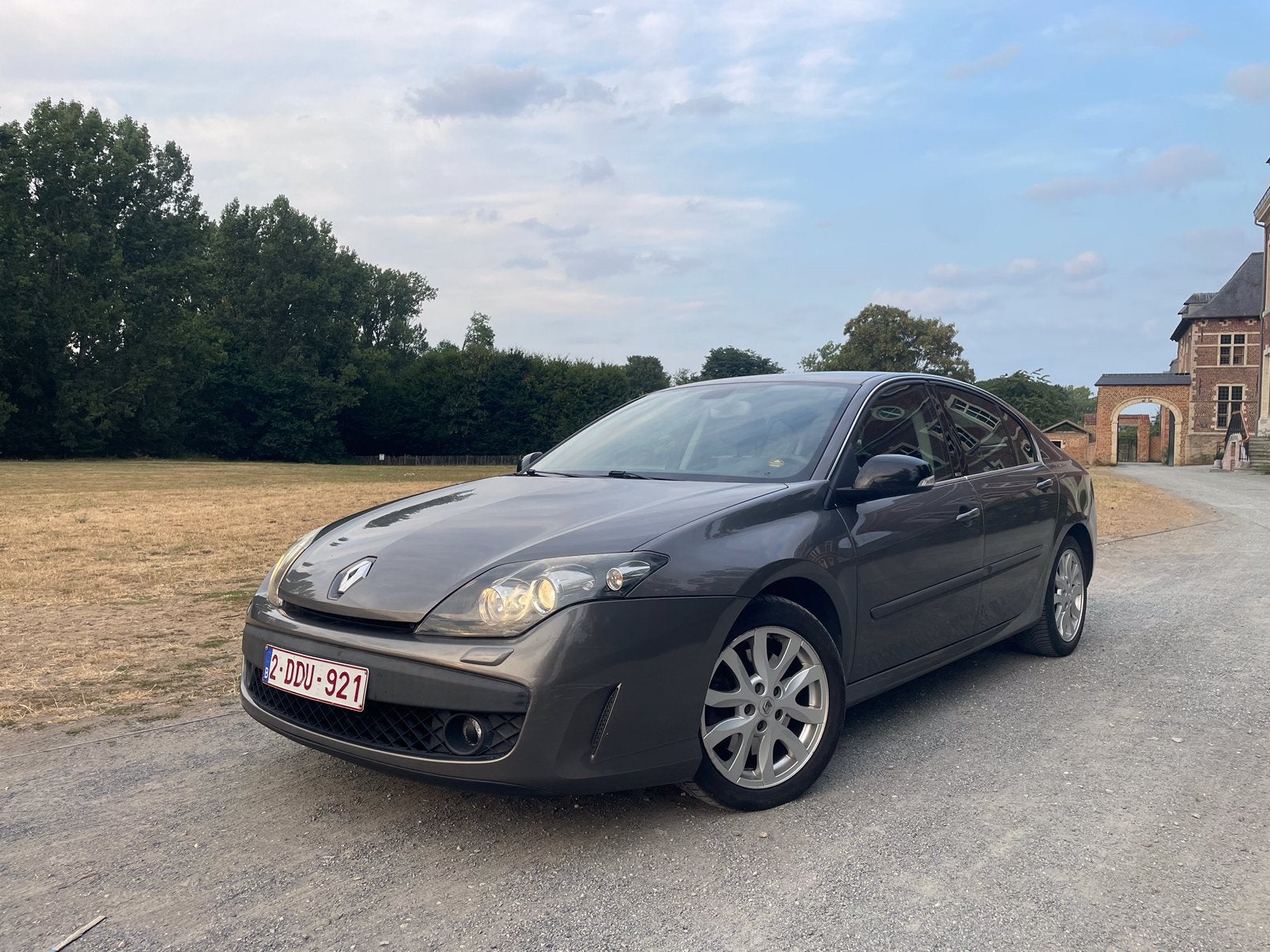 Renault Laguna 4Control-Automaat - 2.0 Diesel - 197.000 KM, Auto's, Automaat, Bruin, Leder en Stof, Overige kleuren