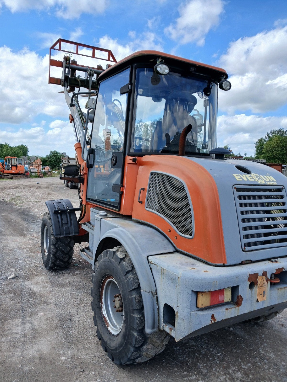 Petit chargeur 200heure, Articles professionnels, Agriculture | Tracteurs, Enlèvement ou Envoi