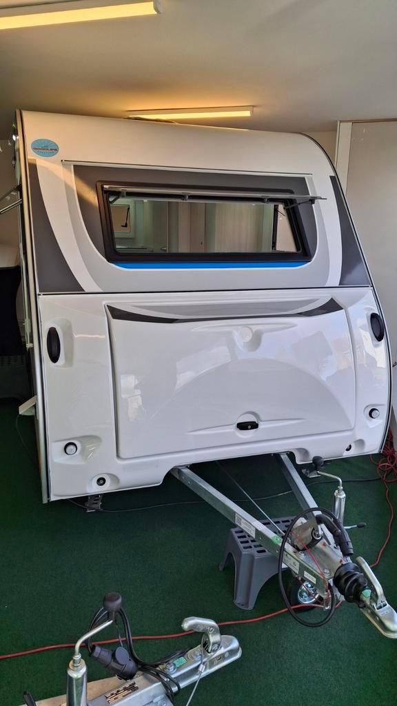 Caravan 750kg- Tomplan Tommy (met badkamer) 2026, Caravans en Kamperen, Caravans, Overige merken, Tot en met 3, Particulier, Lengtebed