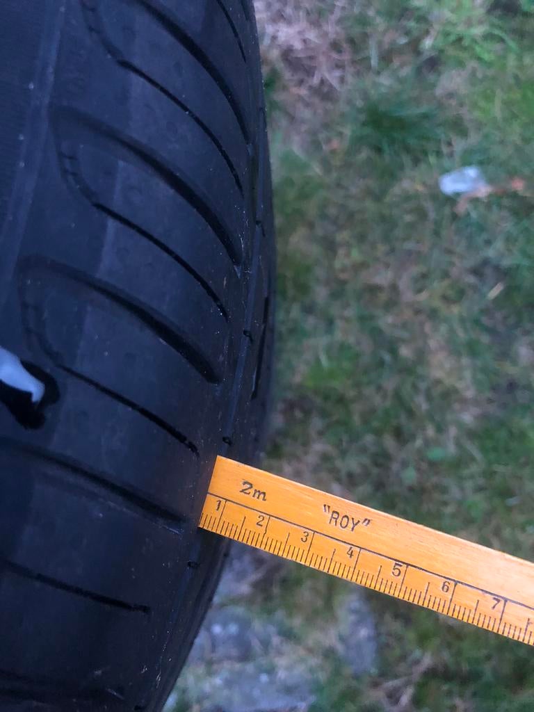 BMW nette set zomerbanden op velg. Run on Flat, Auto-onderdelen, Banden en Velgen, Ophalen, Zomerbanden, Band(en)