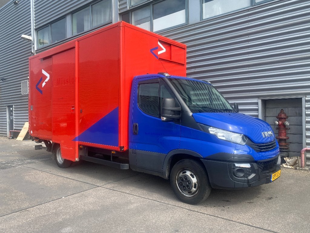 Iveco Daily, Meubelbak, 1000KG Laadklep, Laadbak Bakwagen, Auto's, Bestelwagens en Lichte vracht, Automaat, Achterwielaandrijving