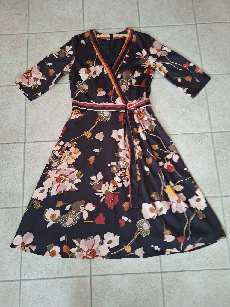 Prachtig kleedje van Gigue (maat 38), Kleding | Dames, Zwart, Ophalen of Verzenden, Knielengte, Gedragen