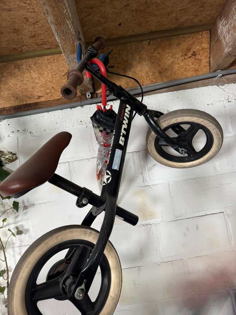 Loopfiets BTWIN, Fietsen en Brommers, Fietsen | Kinderfietsjes, Ophalen of Verzenden, Gebruikt