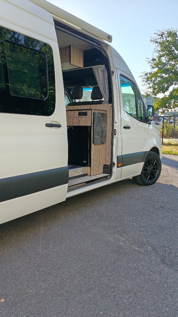 mercedes sprinter ingericht met grote garage voor mx-karting, Caravans en Kamperen, Automaat, Buscamper of Camperbus, Raamblindering