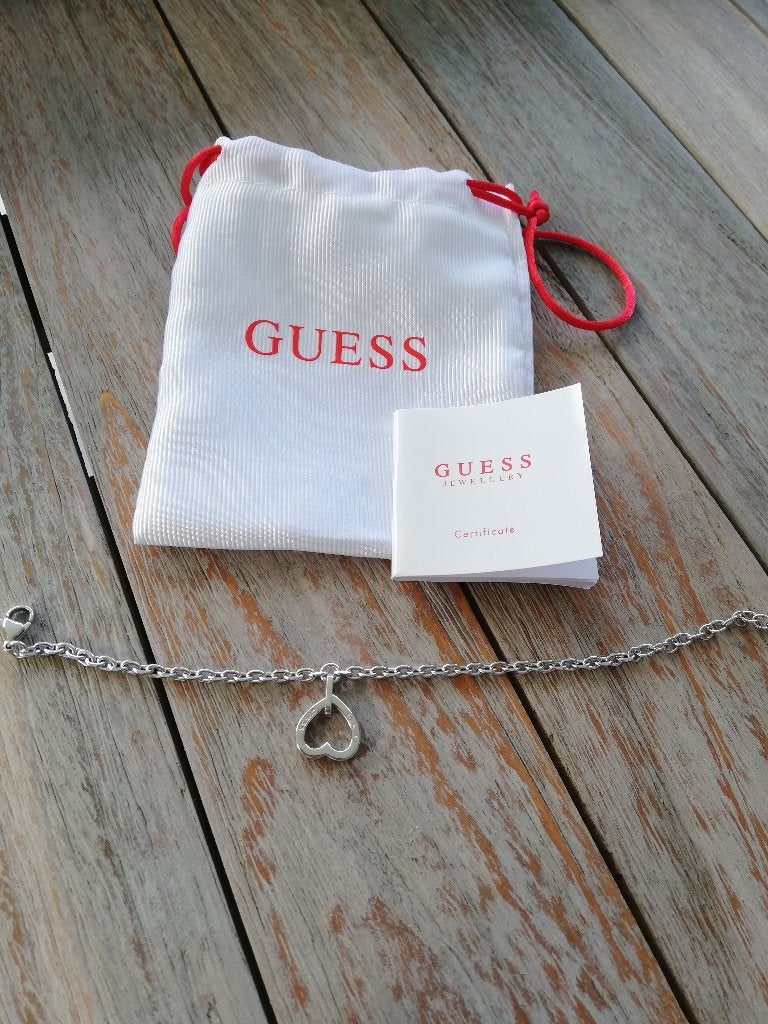 Juwelen Guess, Staal, Nieuw, Ophalen of Verzenden, Met bedels of kralen