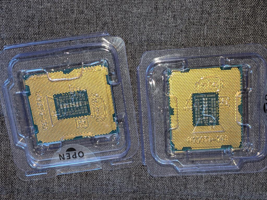 2x Intel Xeon E5-2680V2 Processor - 20 Cores Totaal, Ophalen of Verzenden