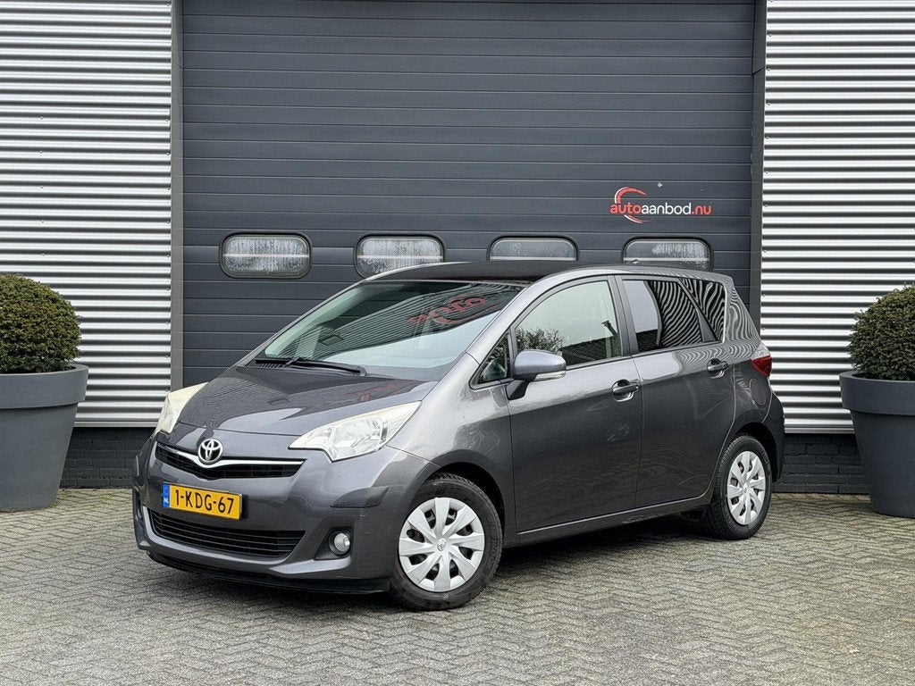 Toyota Verso-S 1.3 VVT-i Aspiration | Camera | Cruise Contro, Auto's, Toyota, Voorwielaandrijving, Euro 5, Gebruikt, 4 cilinders