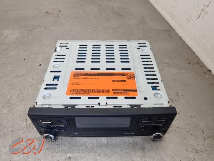 Radio van een Renault Master, Gebruikt, -, Renault, -
