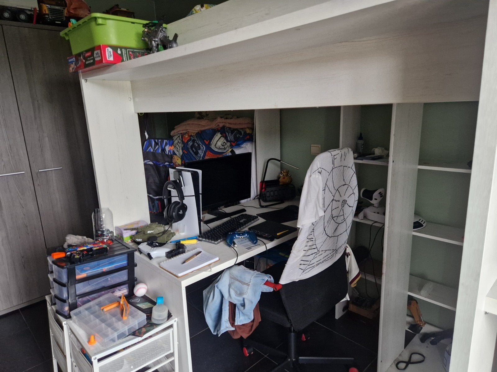 hoogslaper met ingebouwde kast en bureau, Huis en Inrichting, Ophalen, Zo goed als nieuw, Eenpersoons, Hoogslaper