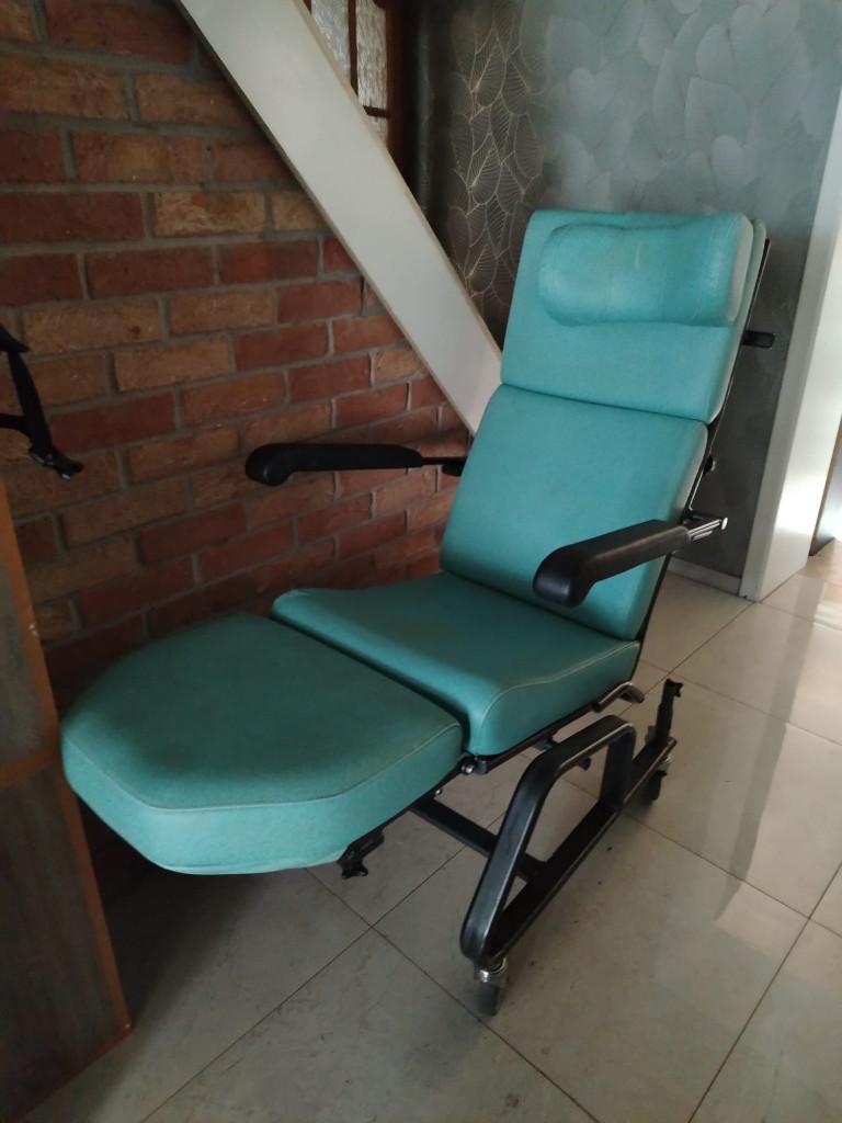fauteuil médical hôpital pour convalescence, Diversen, Rolstoelen, Ophalen, Zo goed als nieuw