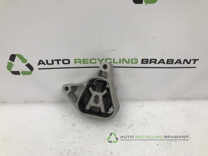 Support moteur d'un Mercedes CLA, -, 3 mois de garantie, Utilisé, -