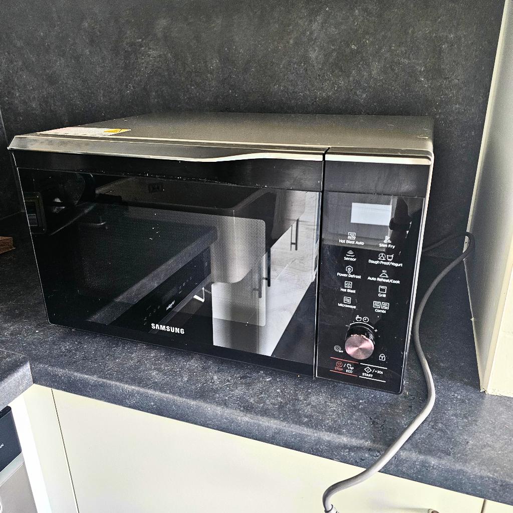 Samsung combi microgolfoven – oven, grill & microgolf, Elektronische apparatuur, Microgolfovens, Ophalen, Crisp, Gebruikt, Draaiplateau