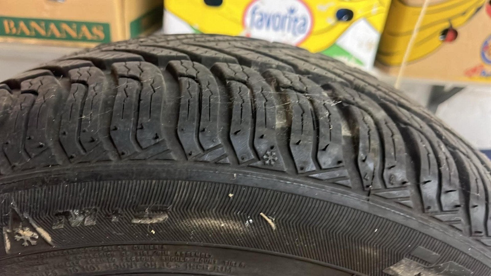 Pneus de voiture Supremo 2 x 205/55 R16, Autos : Divers, Pièces de sport automobile, Enlèvement, Comme neuf