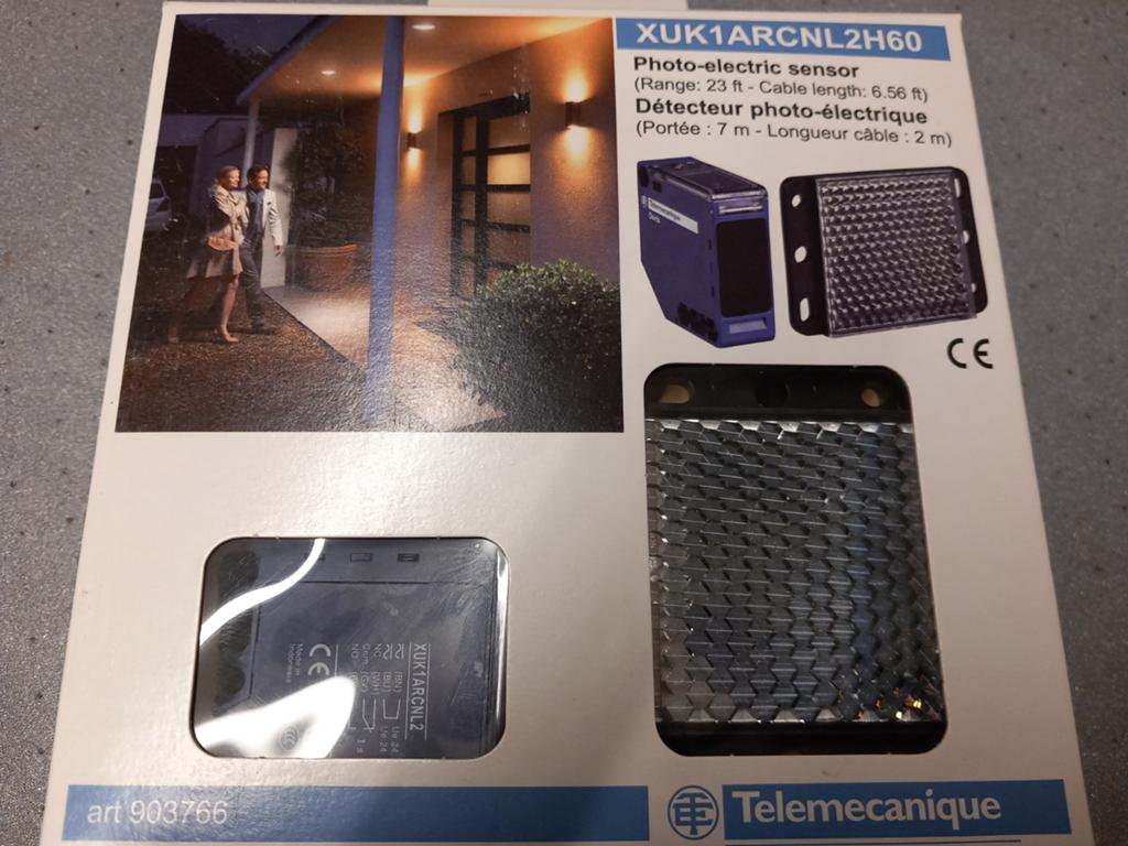 Fotocel Telemecanique 7m bereik., Hobby en Vrije tijd, Elektronica-componenten, Ophalen of Verzenden