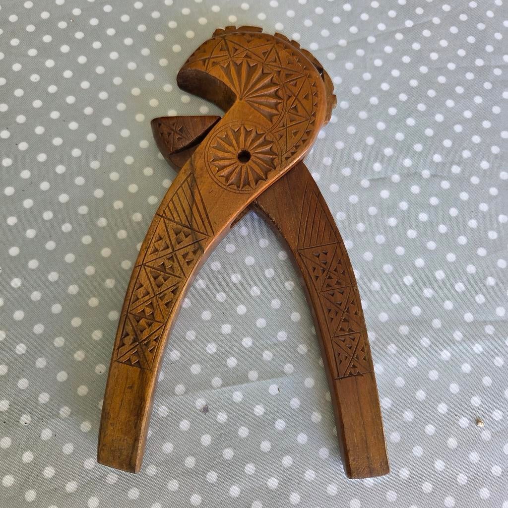 Casse-noisettes en bois sculpté à la main, Enlèvement ou Envoi