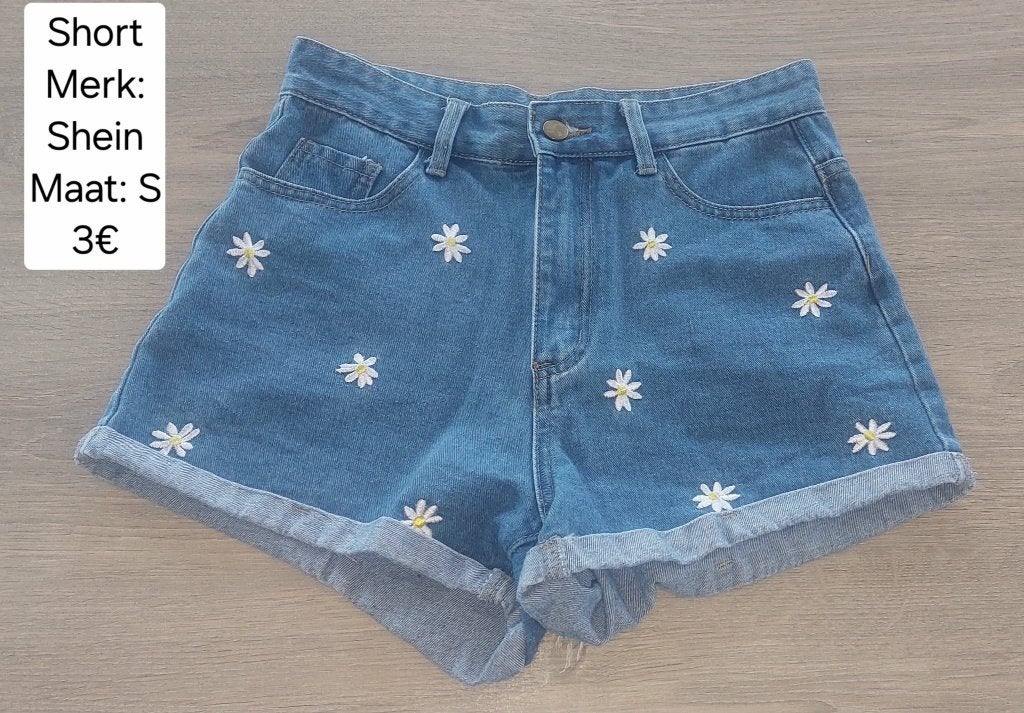 Short meisje: Shein maat S (NIEUW), Kleding | Dames, Broeken en Pantalons, Shein, Ophalen of Verzenden, Nieuw, Maat 36 (S)