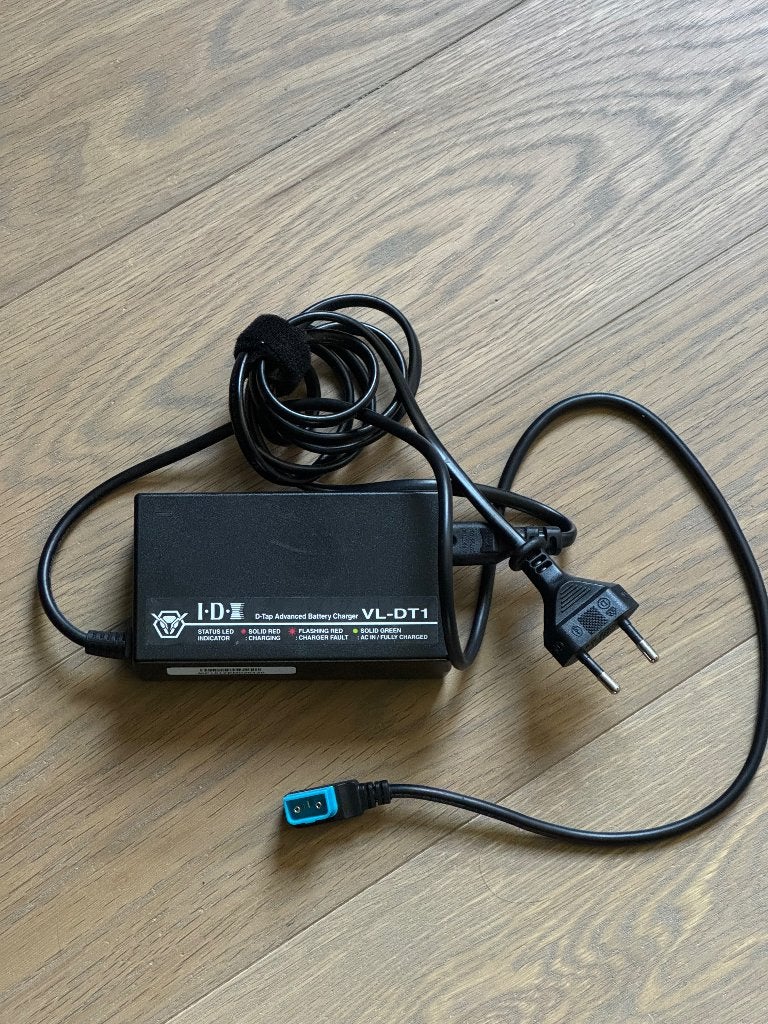 IDX VL-DT1 V-mount D-tap battery charger, Ophalen of Verzenden, Gebruikt