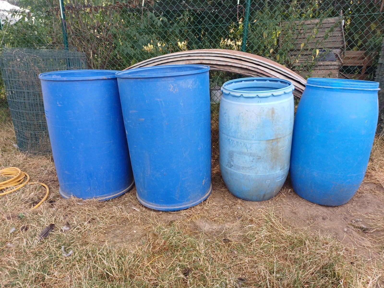 Blauwe tonnen, watervaten, regentonnen..., Tuin en Terras, Ophalen