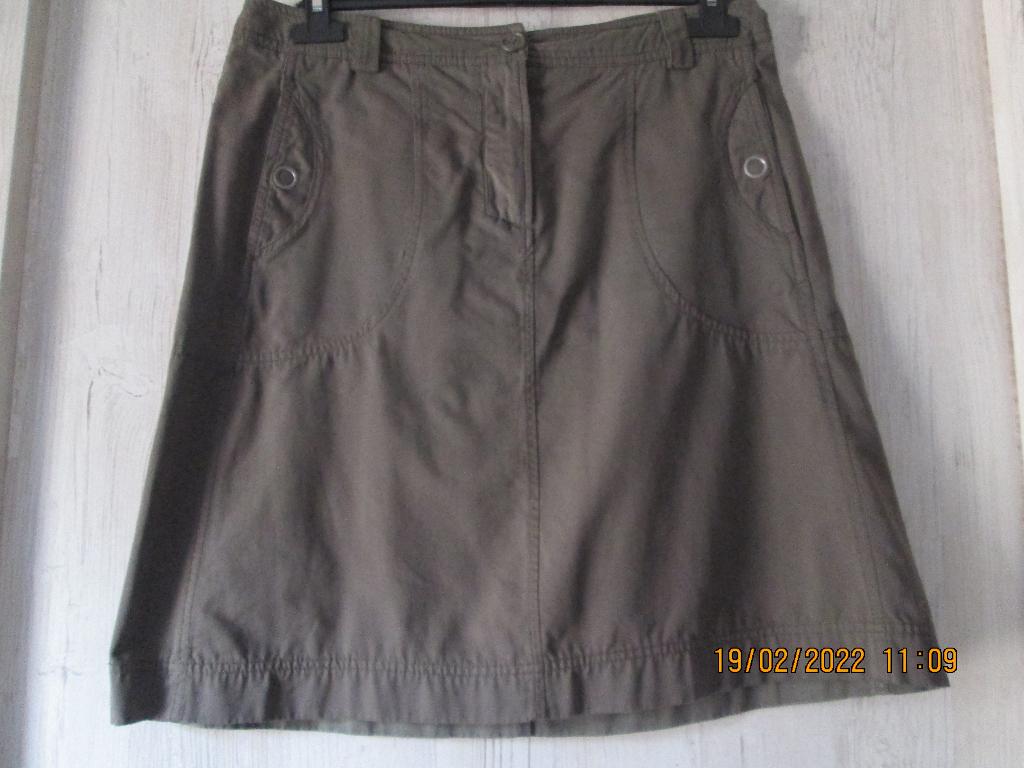 Jupe droite kaki tissu peau de pêche « Ultimi », taille 40, Neuf, Ultimi, Taille 38/40 (M), Au-dessus du genou